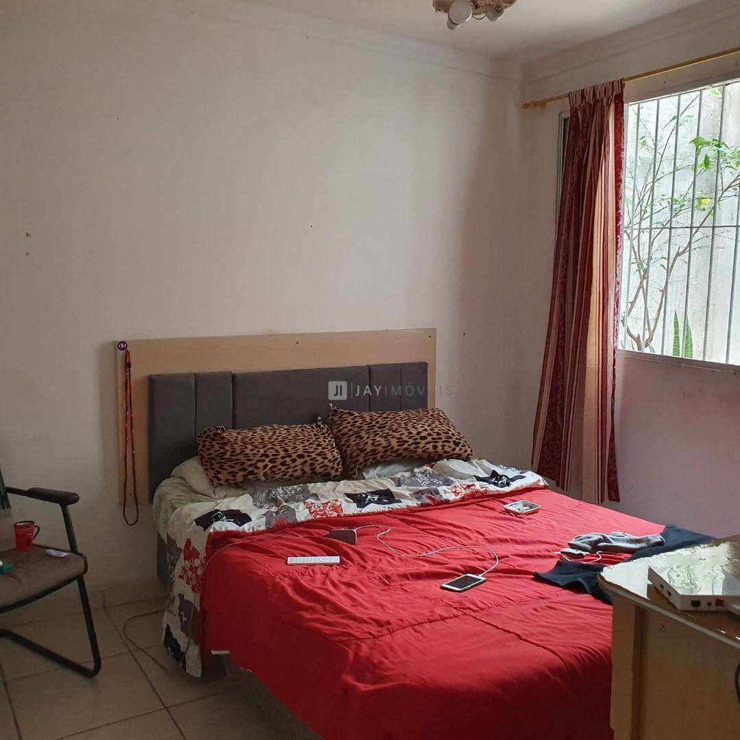 Sobrado à venda com 6 quartos, 200m² - Foto 11