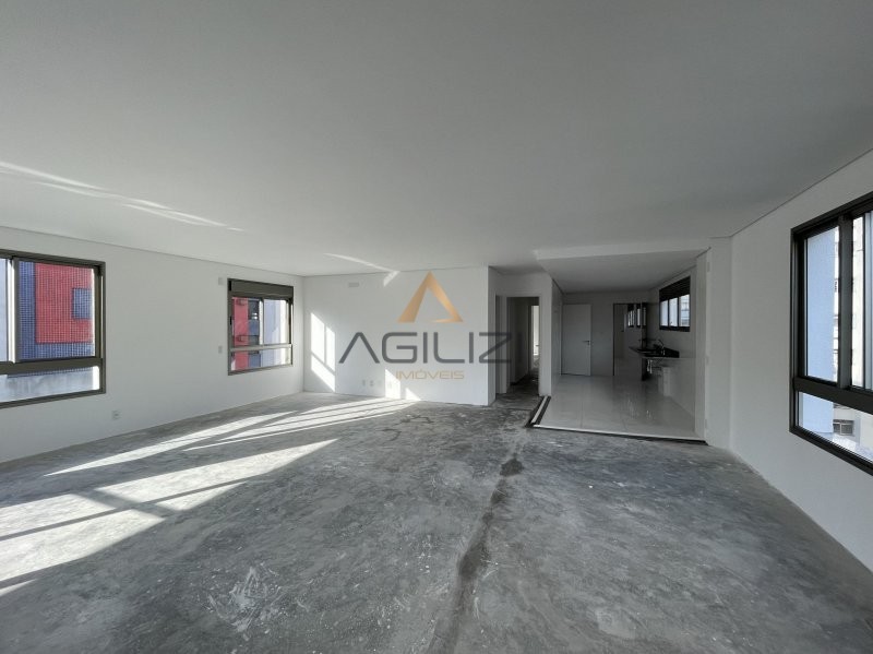 Apartamento à venda com 4 quartos, 161m² - Foto 24