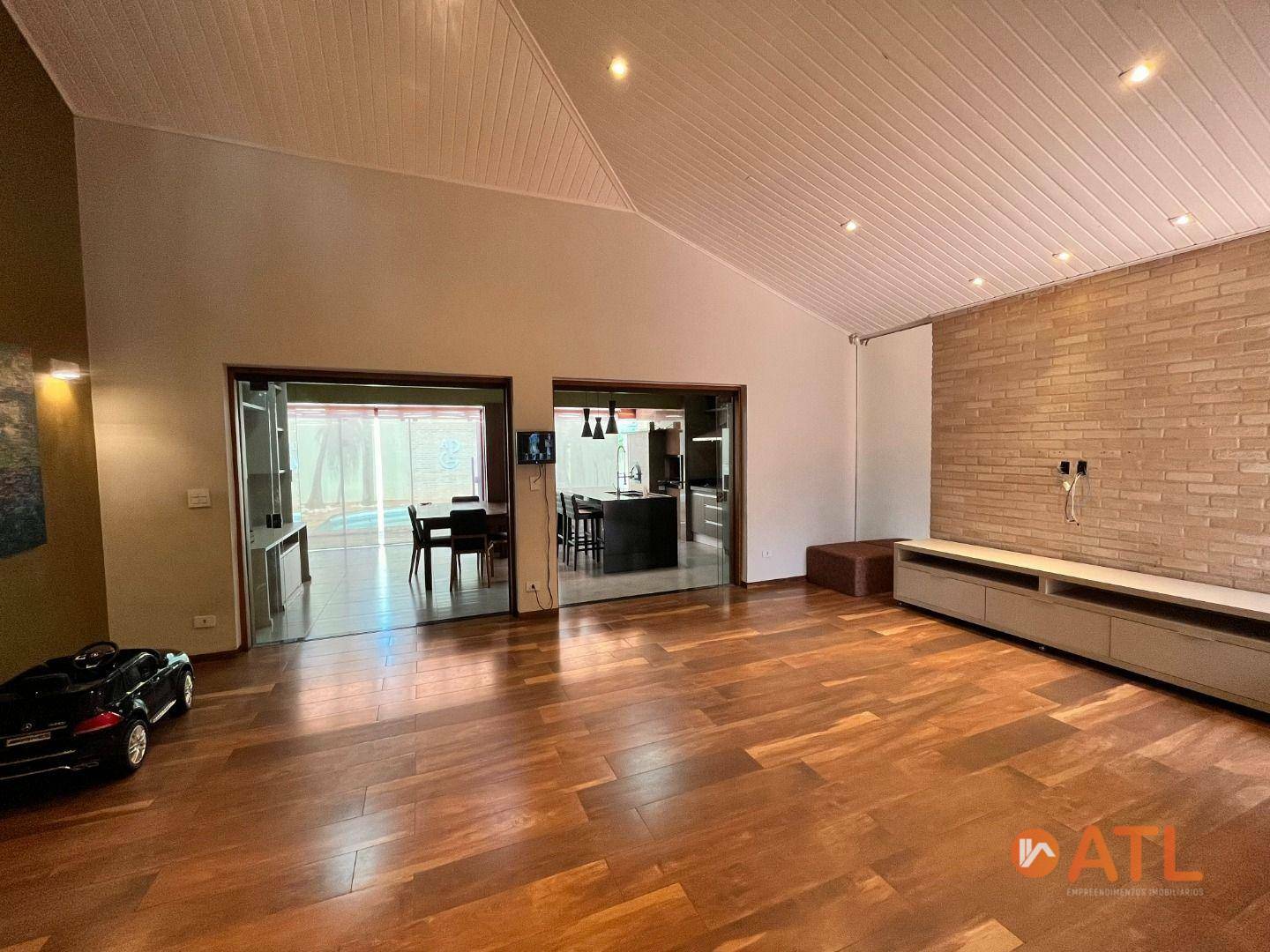 Casa à venda com 3 quartos, 359m² - Foto 4