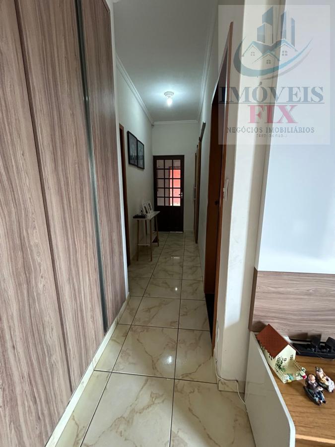 Casa à venda com 3 quartos, 240m² - Foto 22