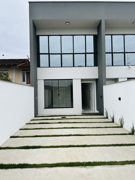 Sobrado à venda com 3 quartos, 104m² - Foto 1