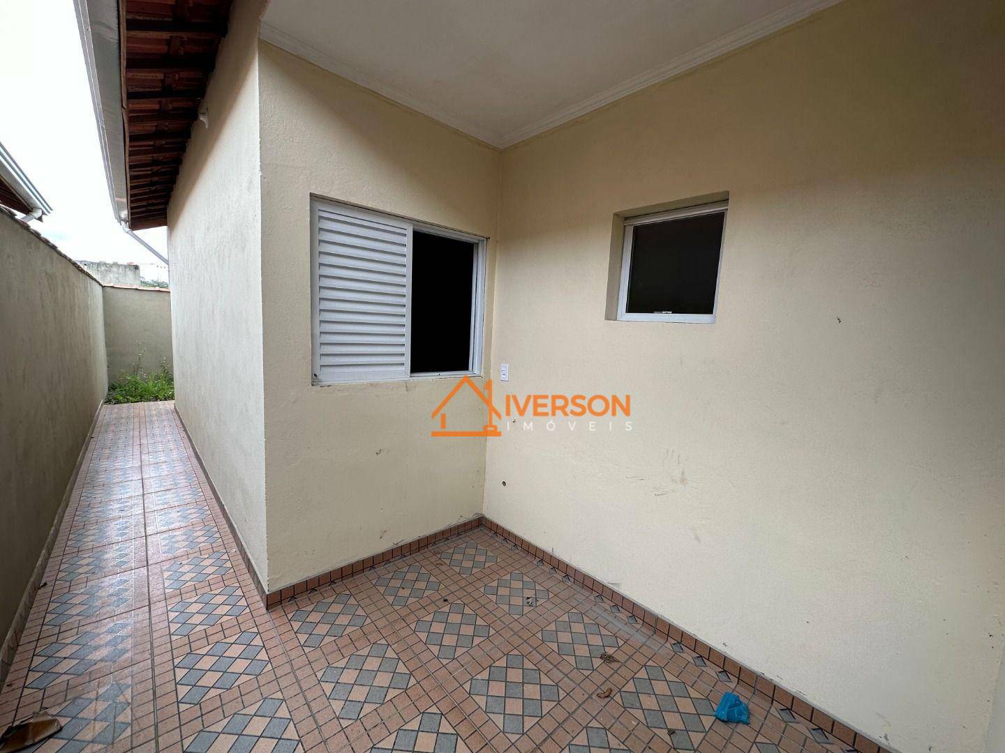 Casa à venda com 2 quartos, 68m² - Foto 14