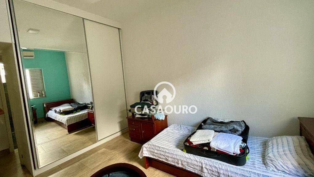 Casa à venda com 7 quartos, 400m² - Foto 17