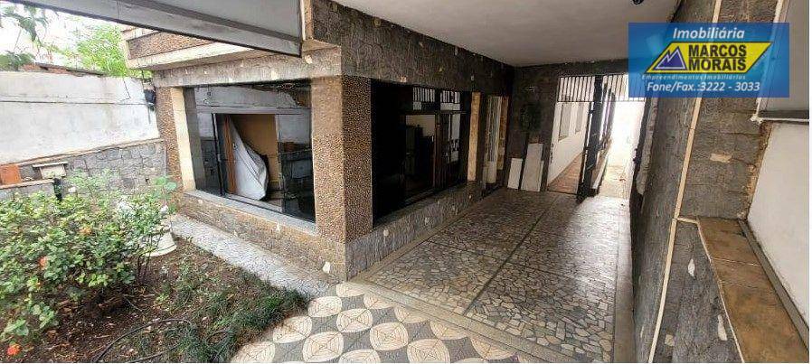 Casa à venda e aluguel com 6 quartos, 329m² - Foto 3