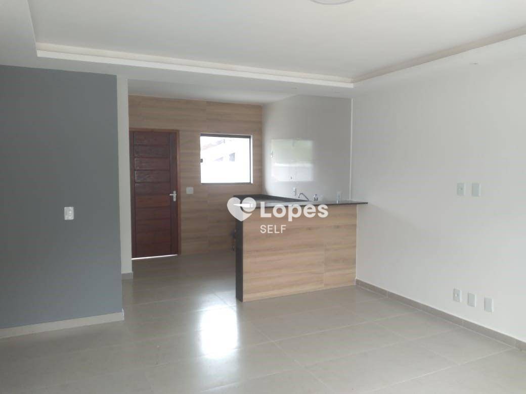 Casa à venda com 3 quartos, 81m² - Foto 4