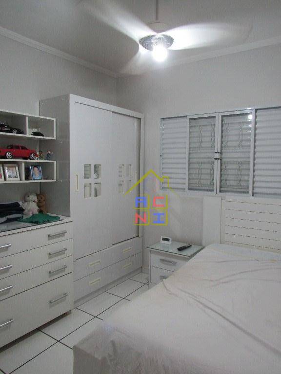 Casa à venda com 4 quartos, 220m² - Foto 19