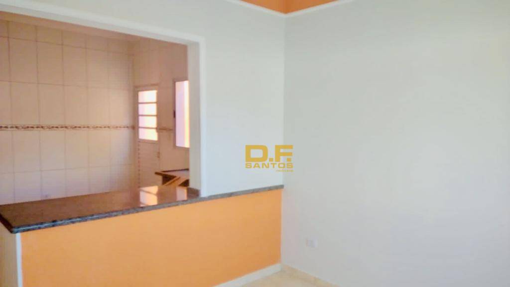 Casa à venda com 2 quartos, 70m² - Foto 5