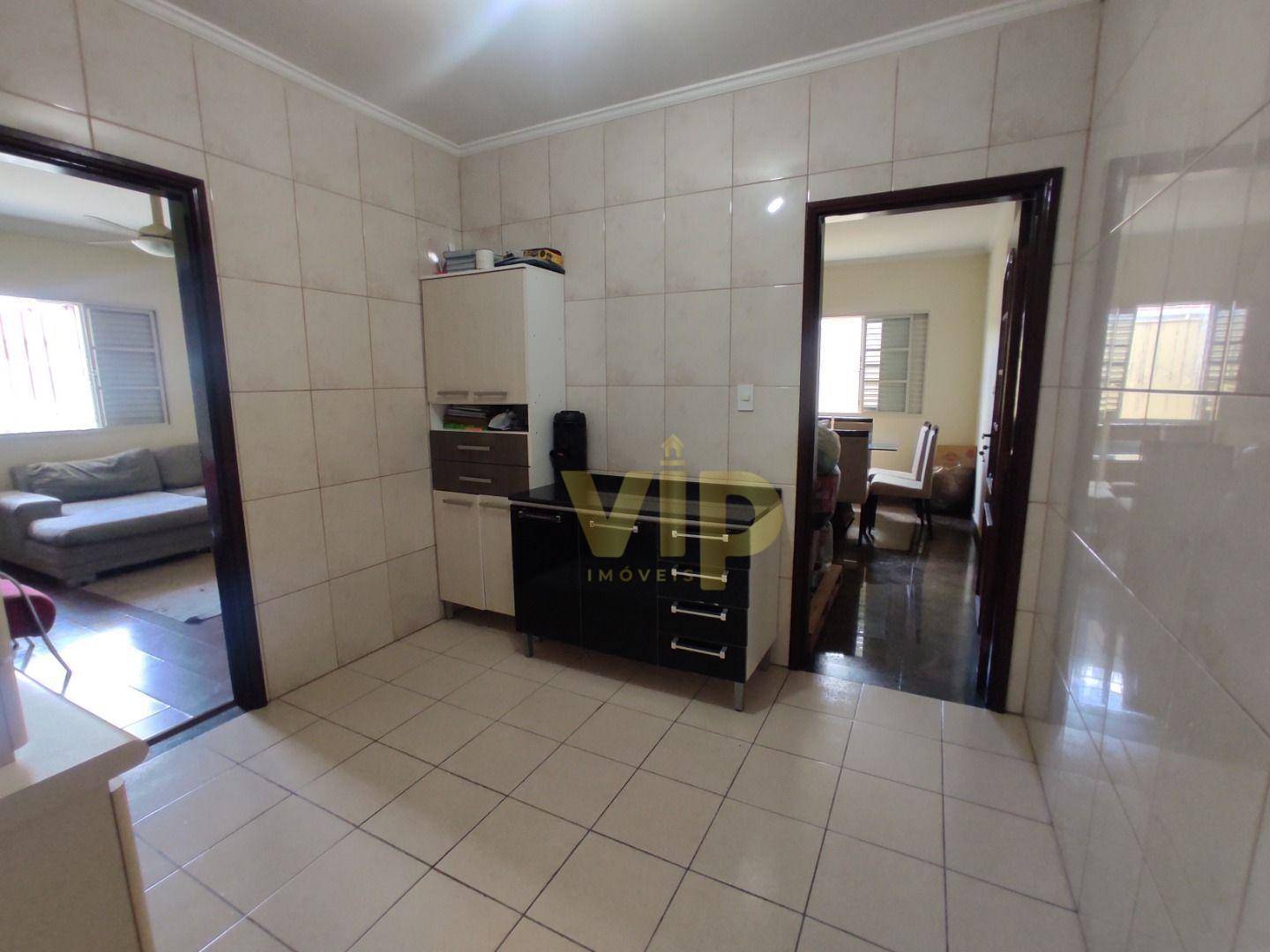 Casa à venda com 3 quartos, 205m² - Foto 5