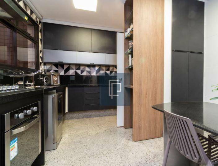 Apartamento à venda com 3 quartos, 156m² - Foto 14