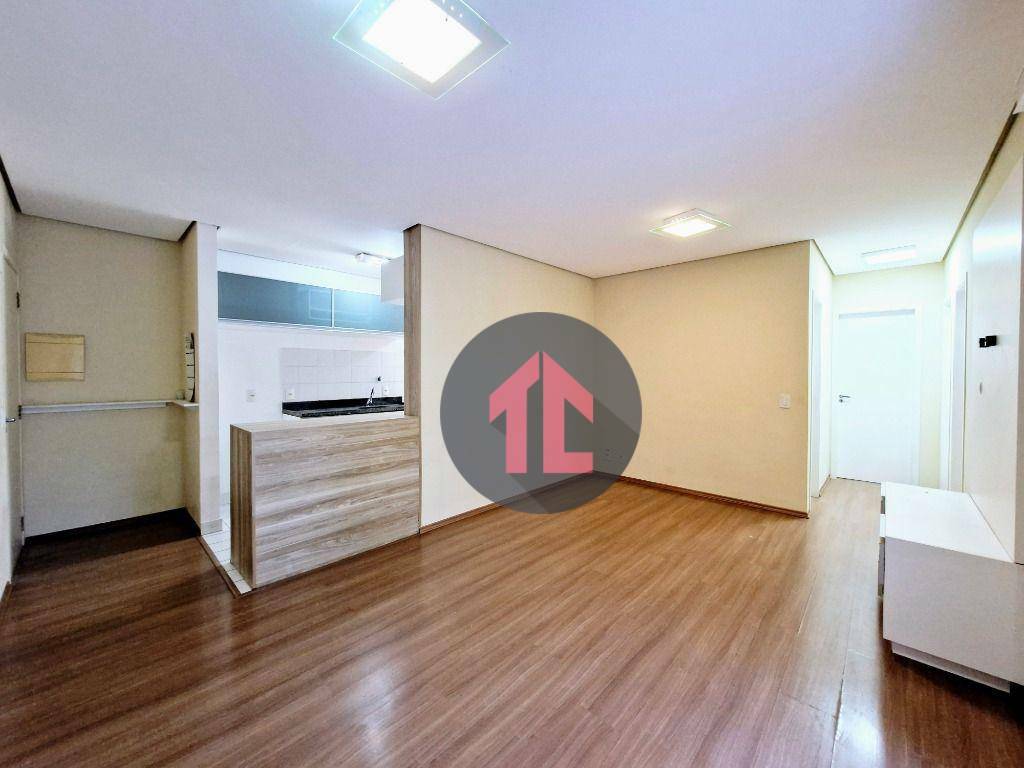 Apartamento à venda com 3 quartos, 75m² - Foto 2