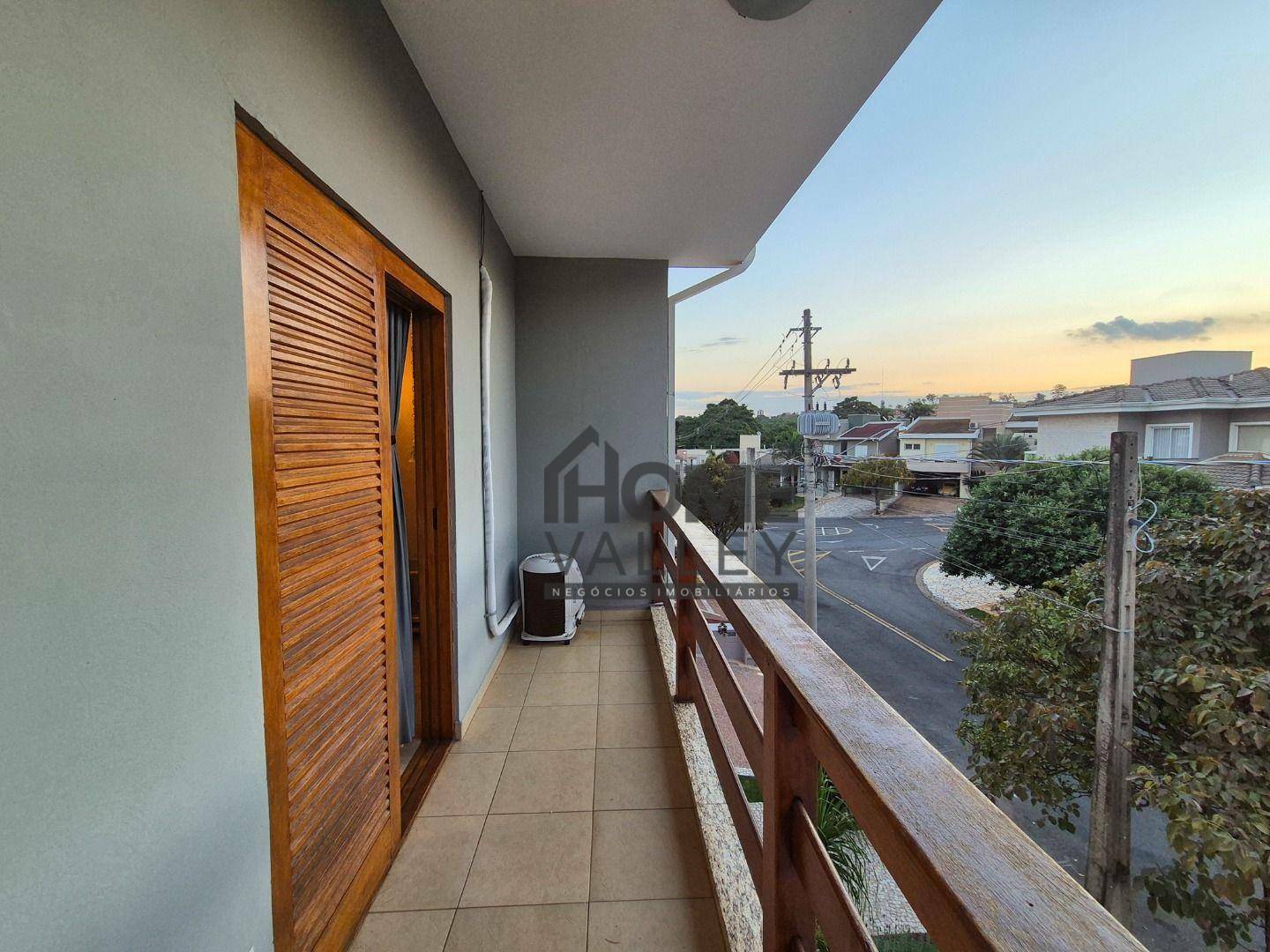 Casa de Condomínio à venda com 3 quartos, 236m² - Foto 25