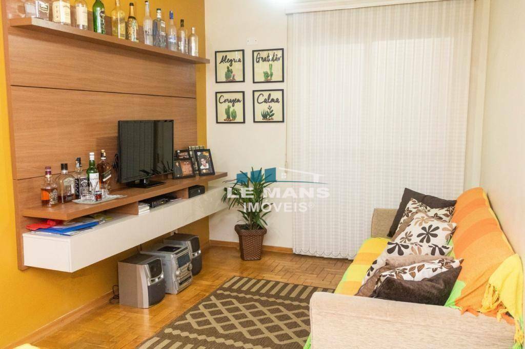 Apartamento à venda com 3 quartos, 84m² - Foto 1