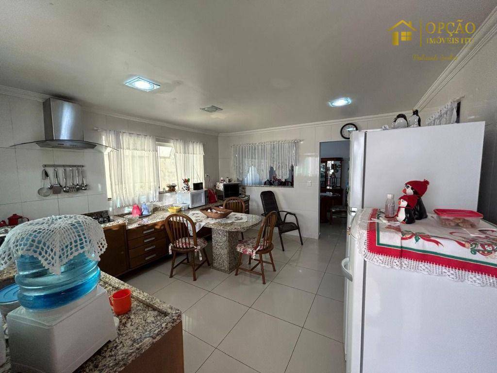 Casa de Condomínio à venda com 4 quartos, 350m² - Foto 13