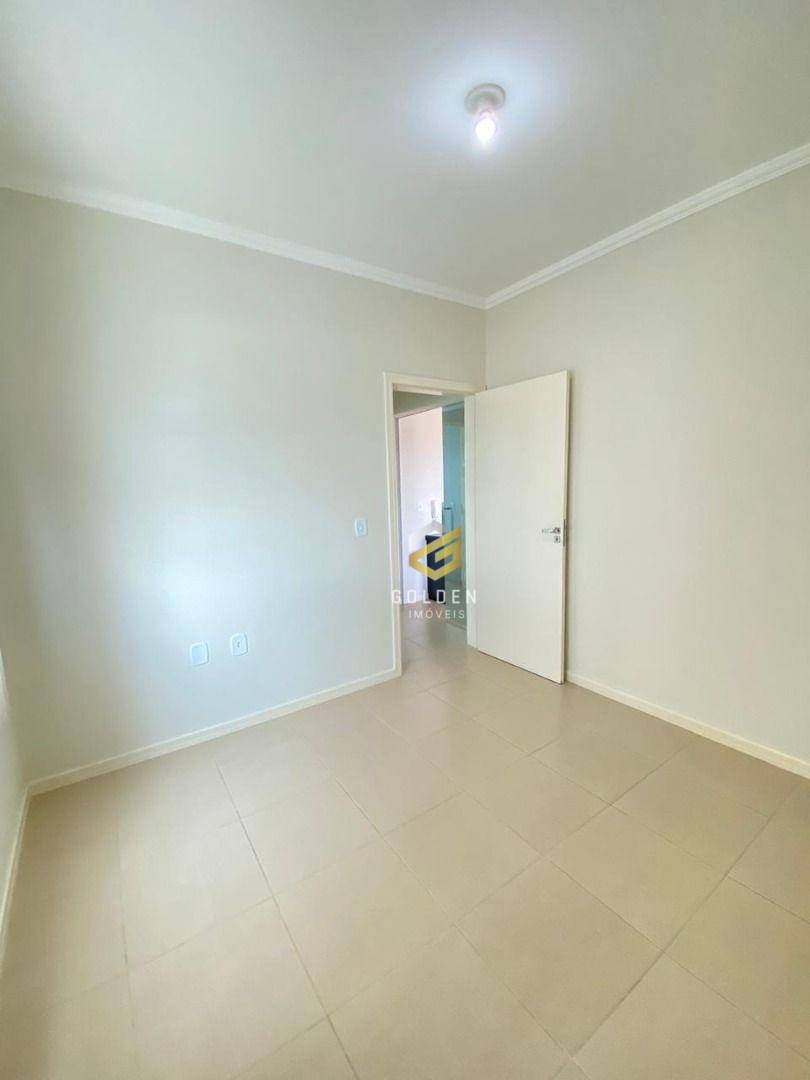 Apartamento à venda com 2 quartos, 60m² - Foto 2