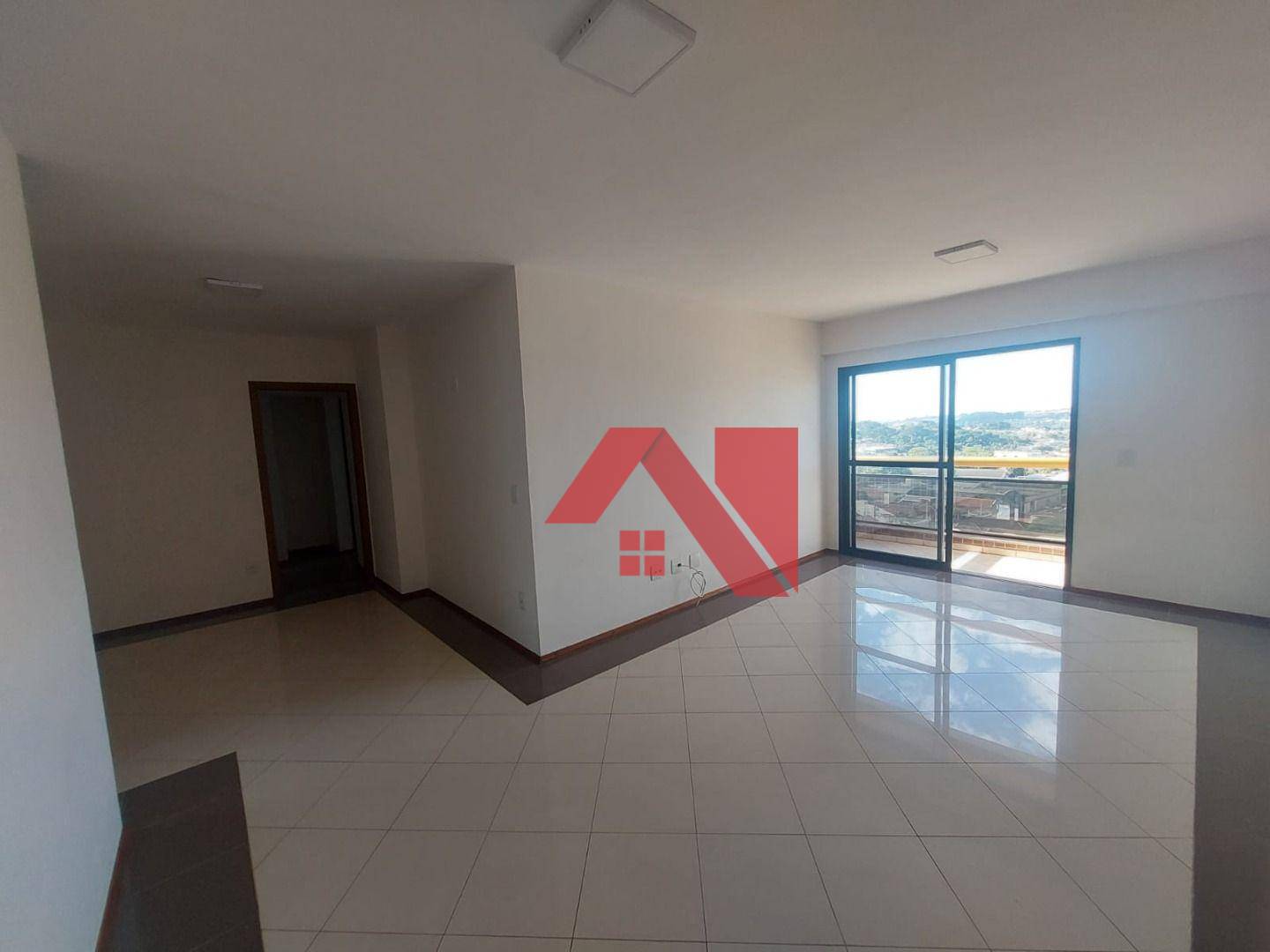 Apartamento para alugar com 3 quartos, 155m² - Foto 1