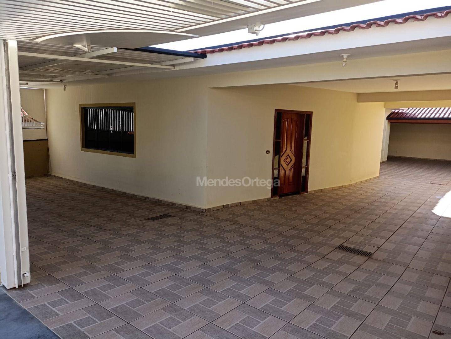 Casa à venda com 2 quartos, 120m² - Foto 2