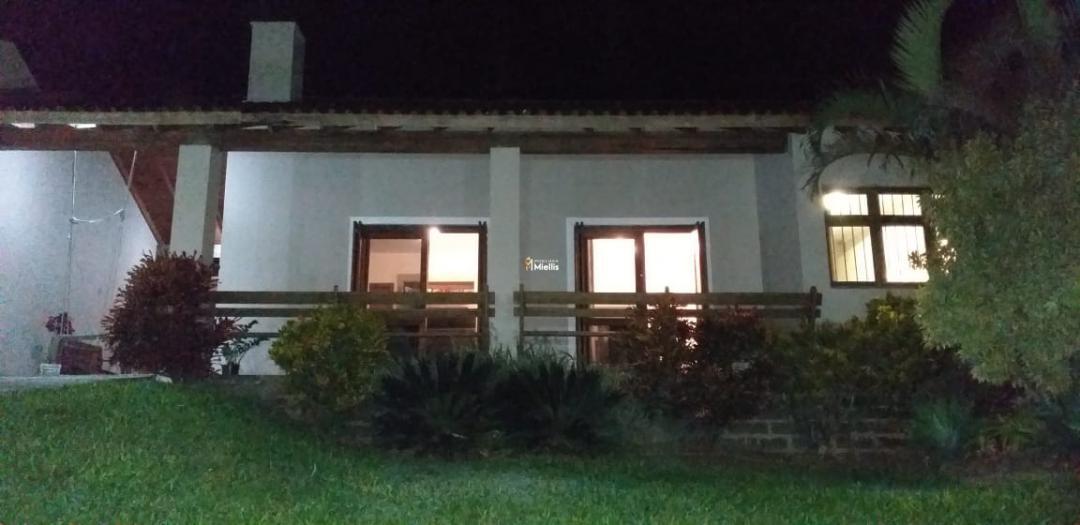 Casa de Condomínio à venda com 4 quartos, 230m² - Foto 2