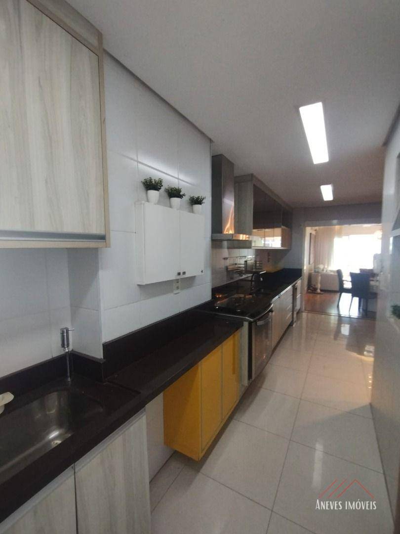 Apartamento à venda com 3 quartos, 145m² - Foto 11