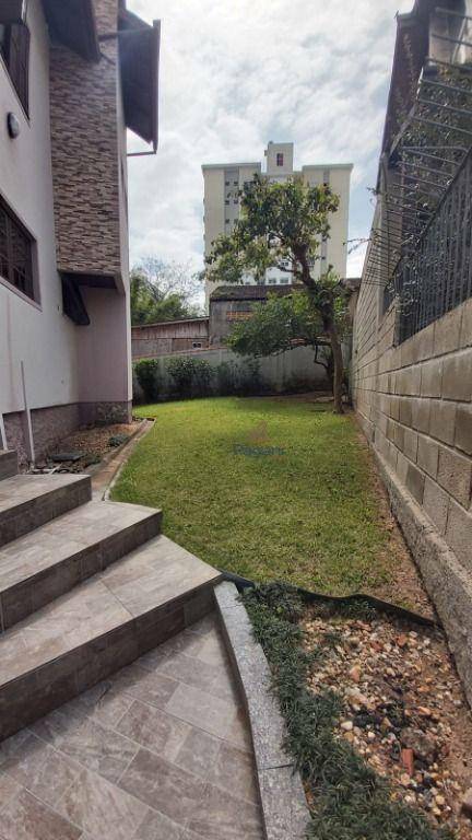 Casa à venda com 4 quartos, 192m² - Foto 11