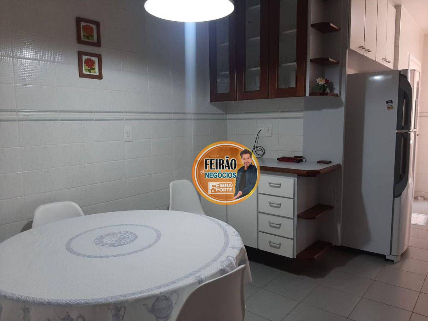 Apartamento à venda com 3 quartos, 145m² - Foto 9