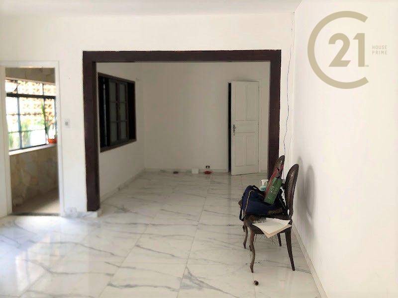 Casa à venda com 6 quartos, 212m² - Foto 5