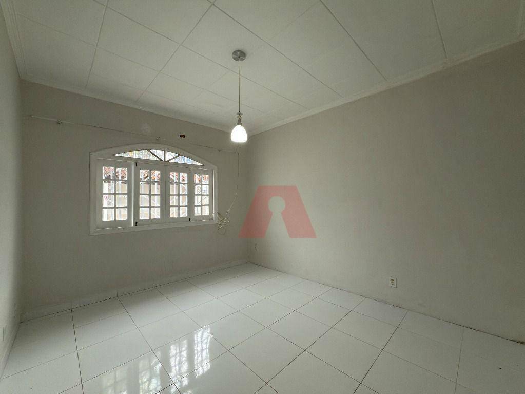 Casa de Condomínio para alugar com 2 quartos, 250m² - Foto 11