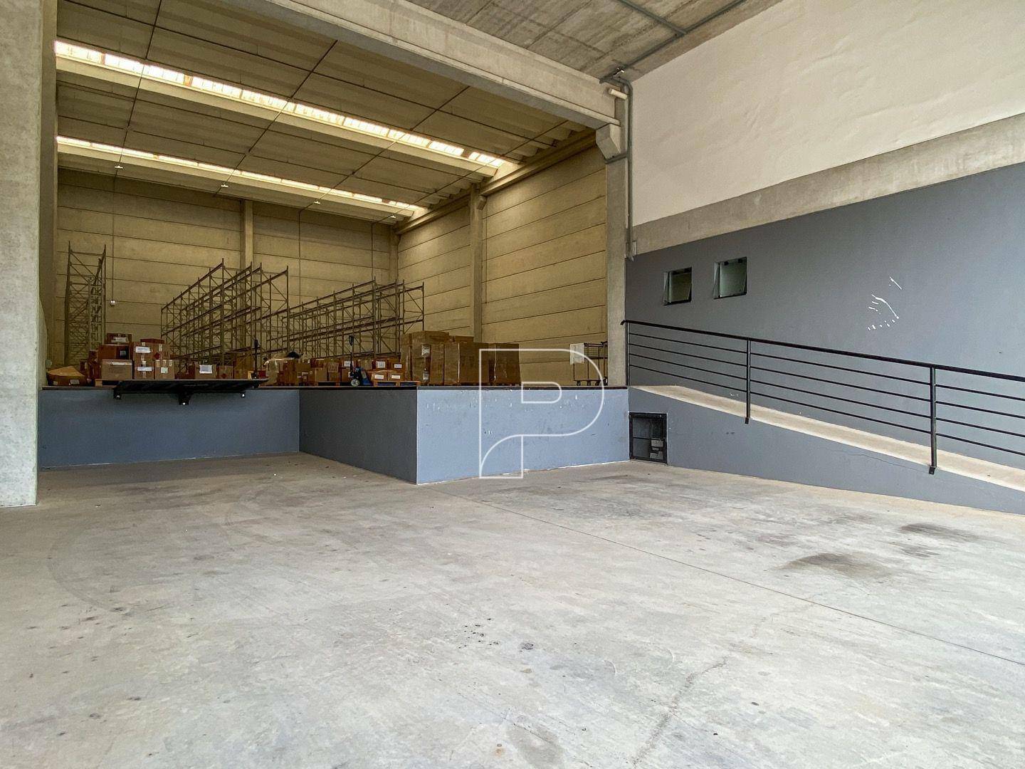 Depósito-Galpão-Armazém para alugar, 1400m² - Foto 4