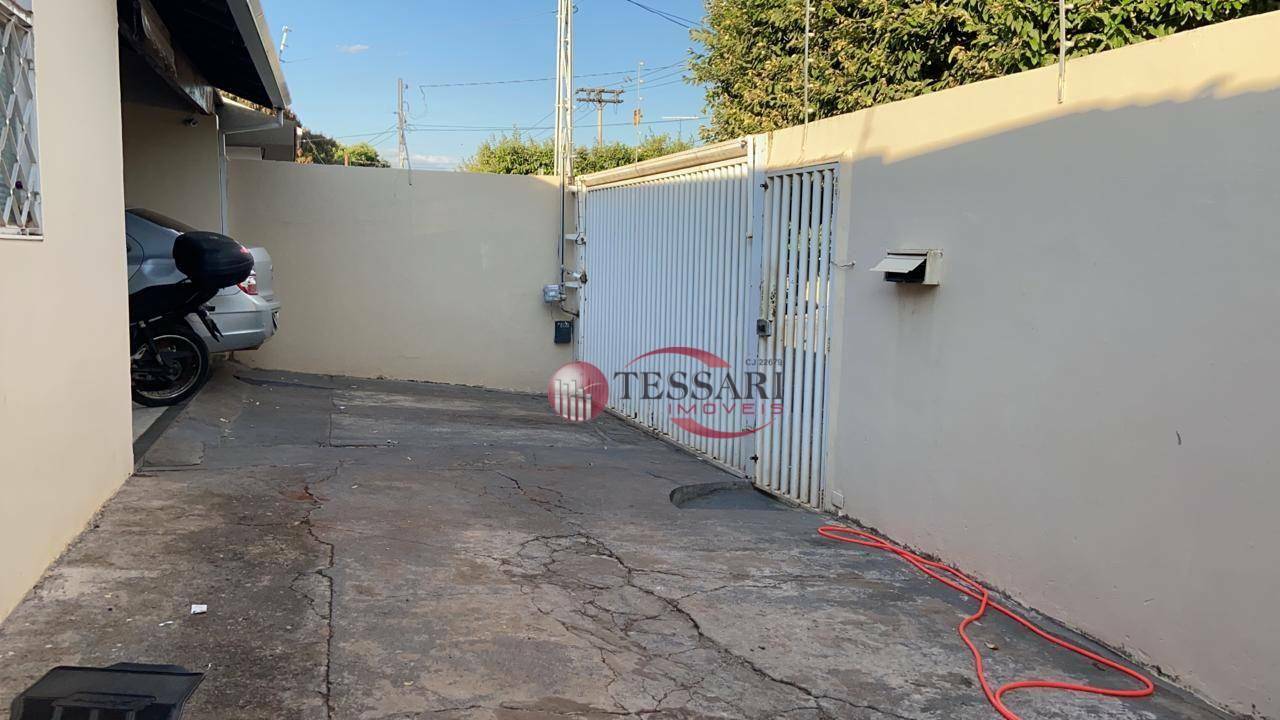 Casa para alugar com 3 quartos, 162m² - Foto 2