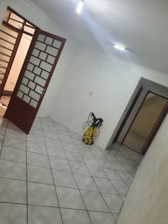 Sobrado à venda com 2 quartos, 115m² - Foto 2