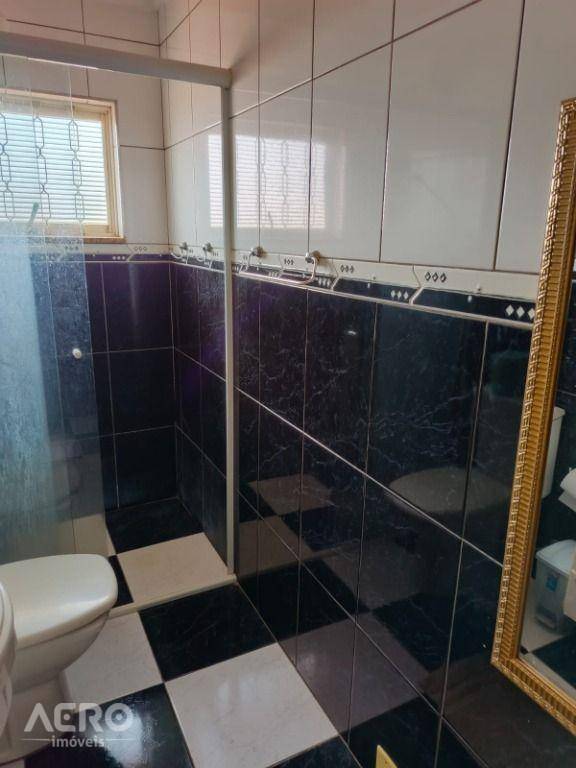 Casa à venda com 4 quartos, 184m² - Foto 9