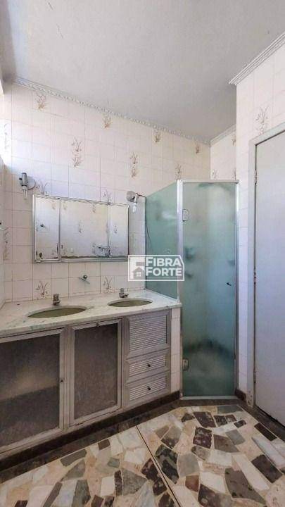 Casa à venda e aluguel com 3 quartos, 213m² - Foto 16