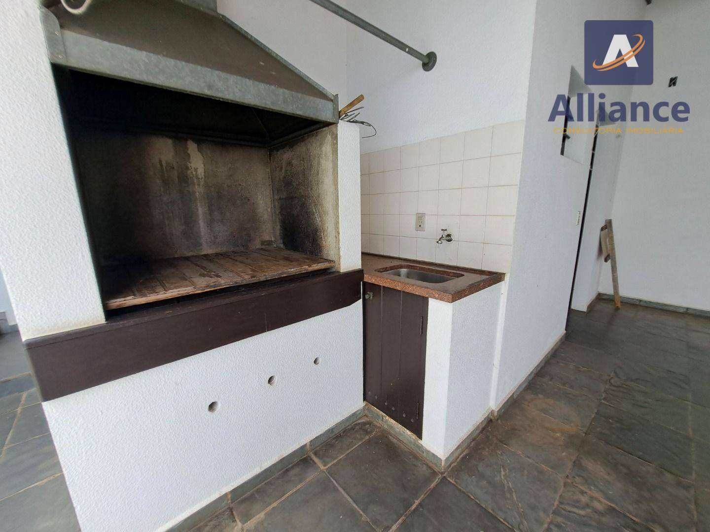 Casa à venda e aluguel com 3 quartos, 230m² - Foto 25