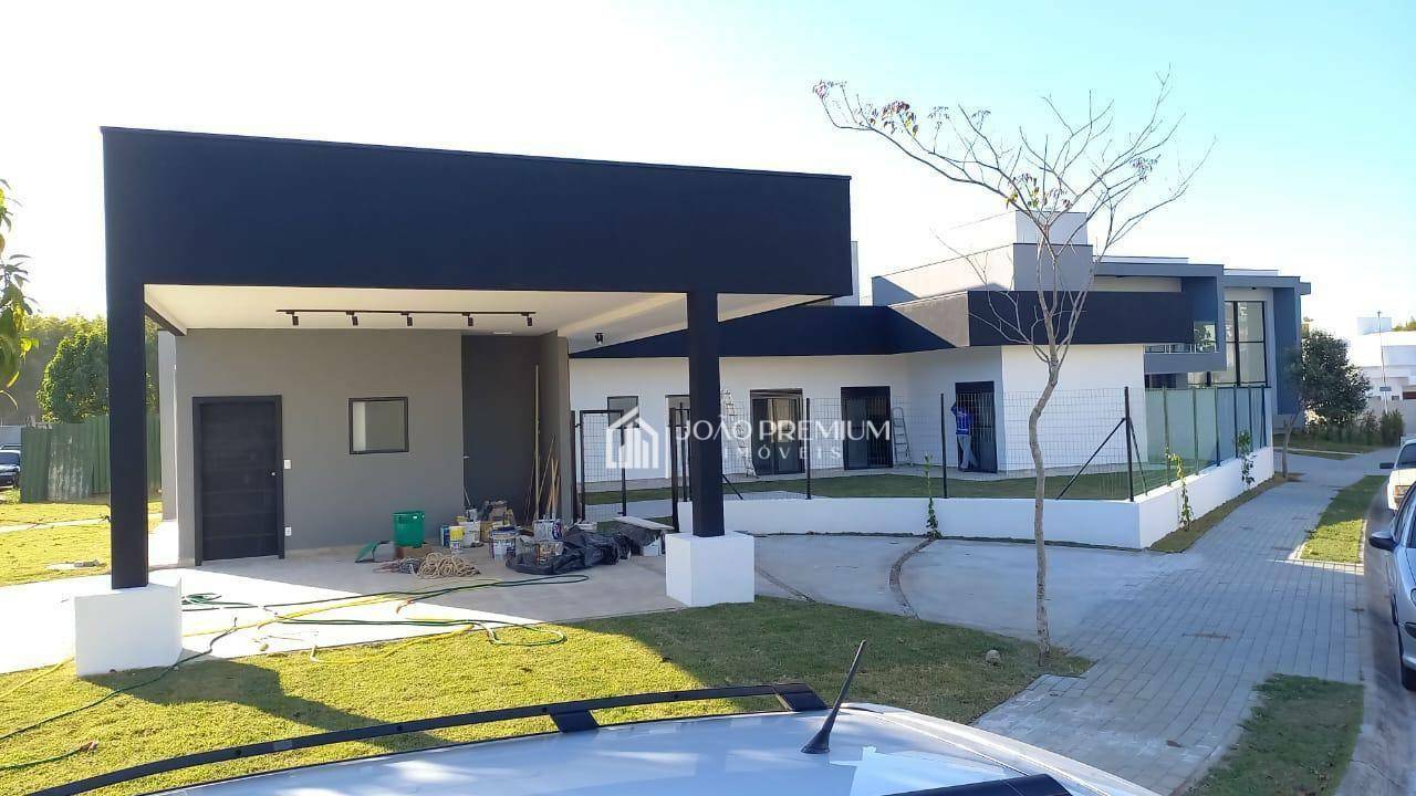 Casa de Condomínio à venda com 4 quartos, 280m² - Foto 1