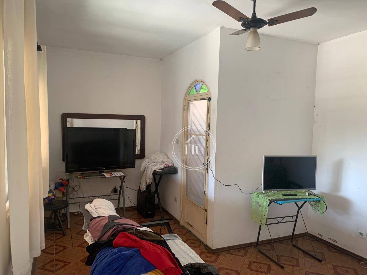 Casa à venda com 2 quartos, 200m² - Foto 11