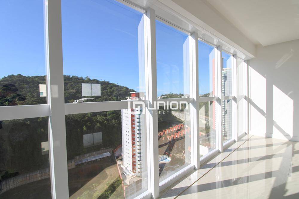 Apartamento à venda com 4 quartos, 149m² - Foto 4