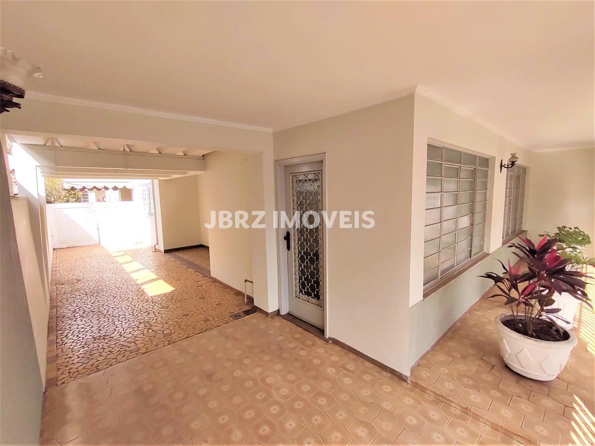 Casa à venda com 3 quartos, 185m² - Foto 1