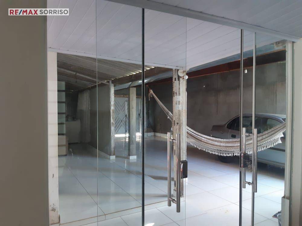 Casa à venda com 3 quartos, 250m² - Foto 1