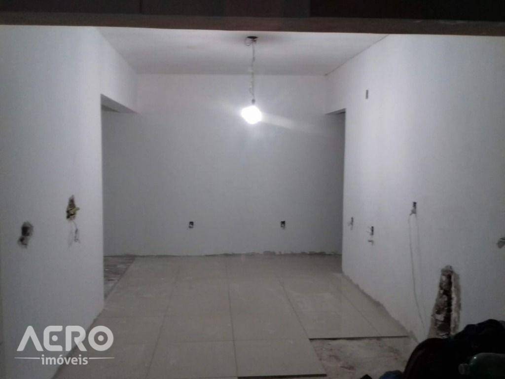 Casa à venda com 4 quartos, 220m² - Foto 11