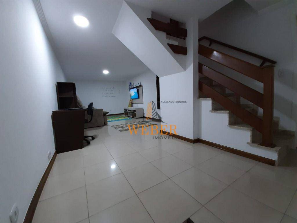 Sobrado à venda com 3 quartos, 126m² - Foto 2