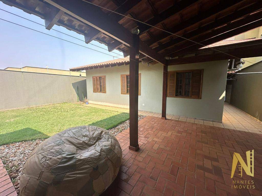 Casa à venda com 3 quartos, 210m² - Foto 30