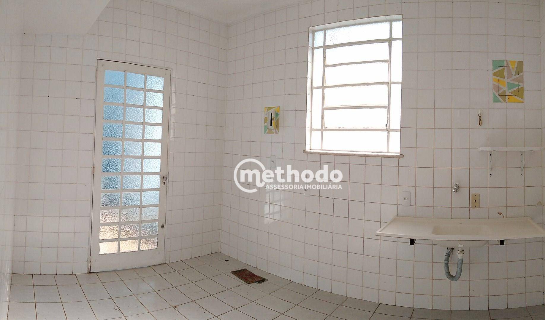 Casa à venda com 3 quartos, 337m² - Foto 10