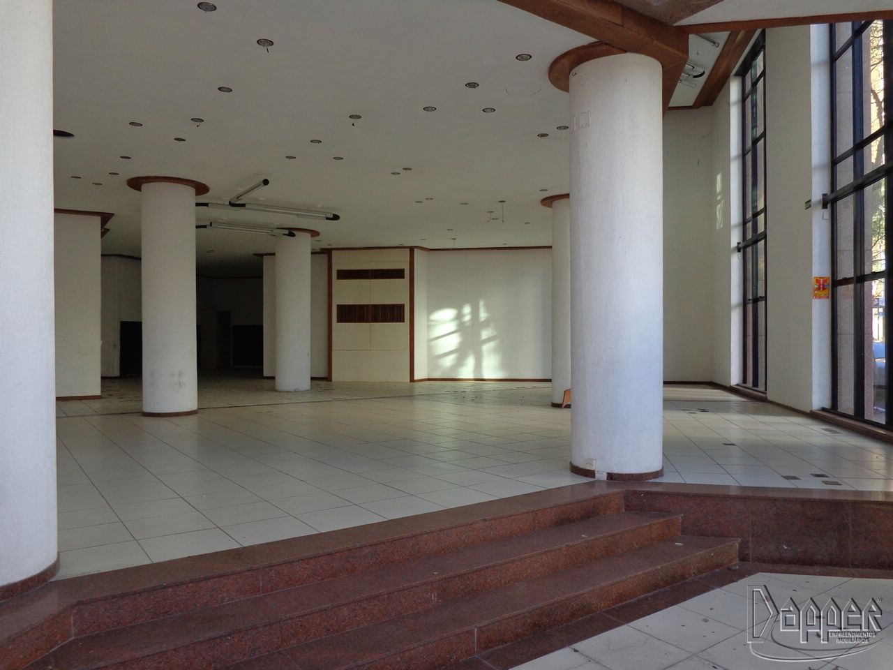 Loja-Salão para alugar, 1000m² - Foto 1