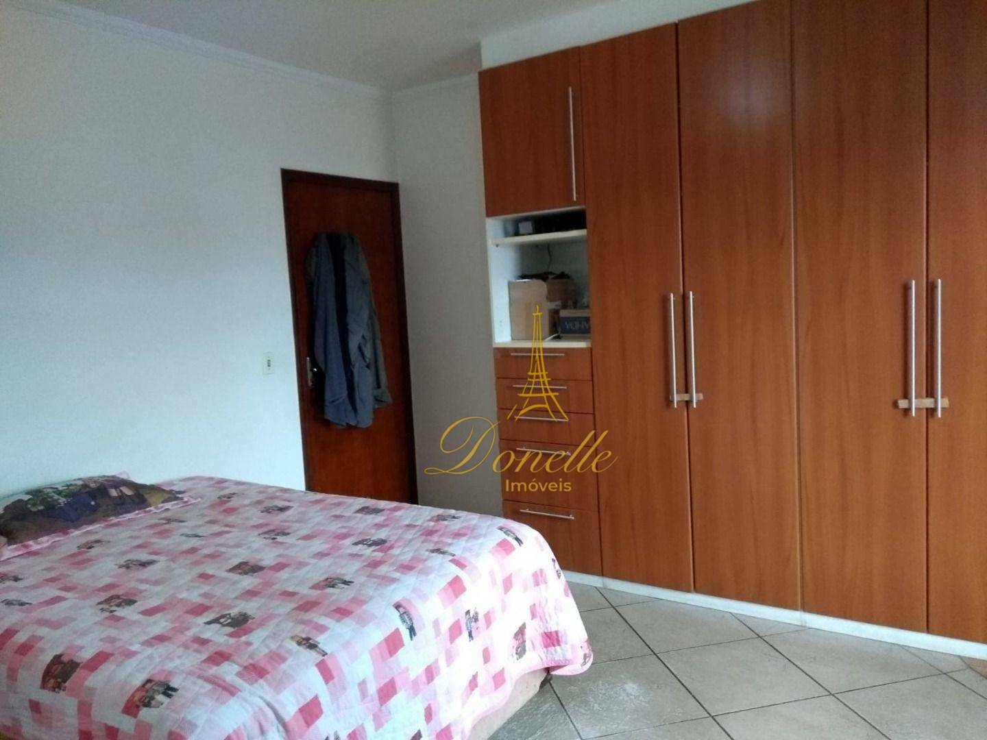 Casa à venda com 3 quartos, 200m² - Foto 14