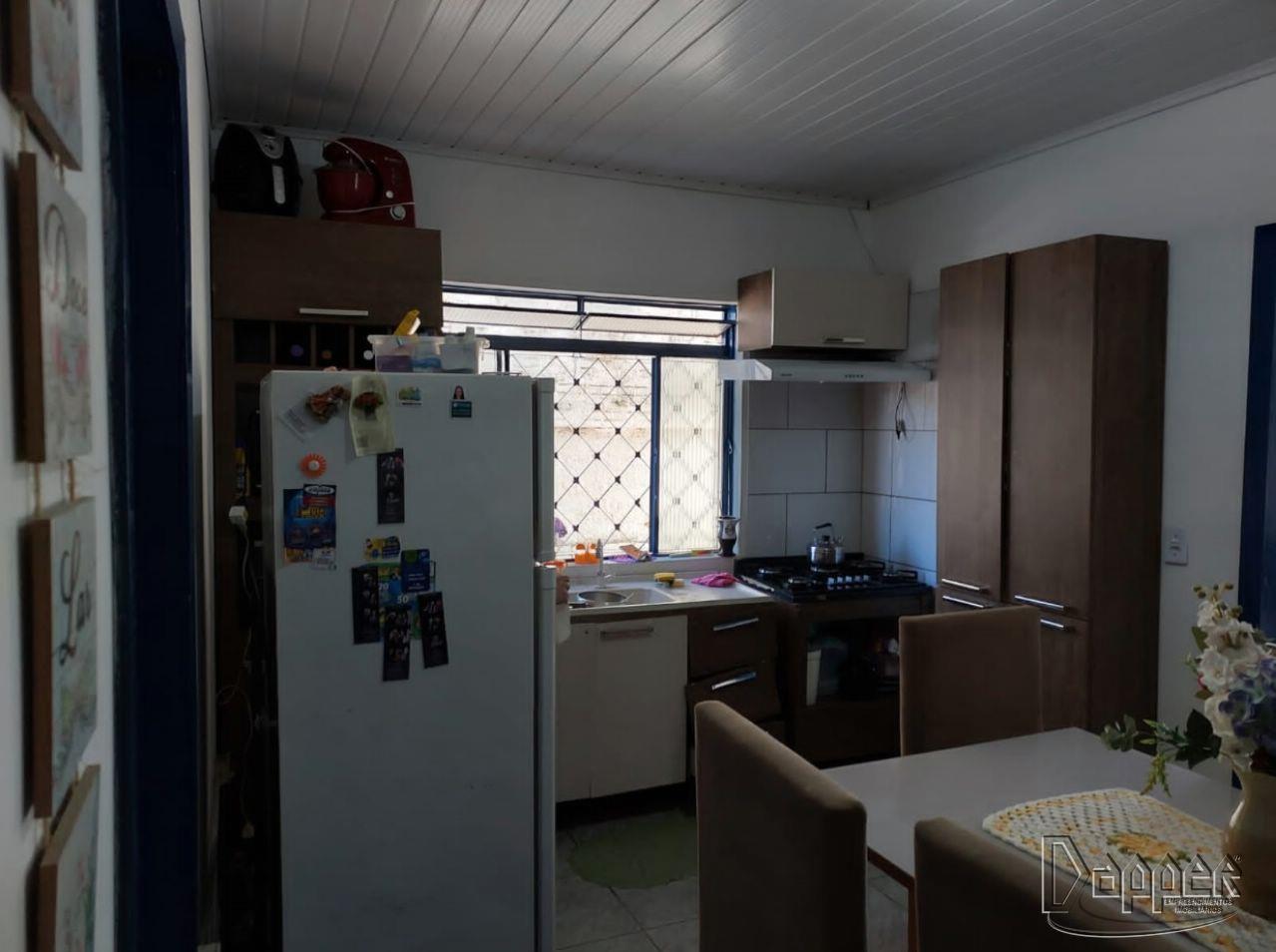 Casa à venda com 3 quartos, 101m² - Foto 4