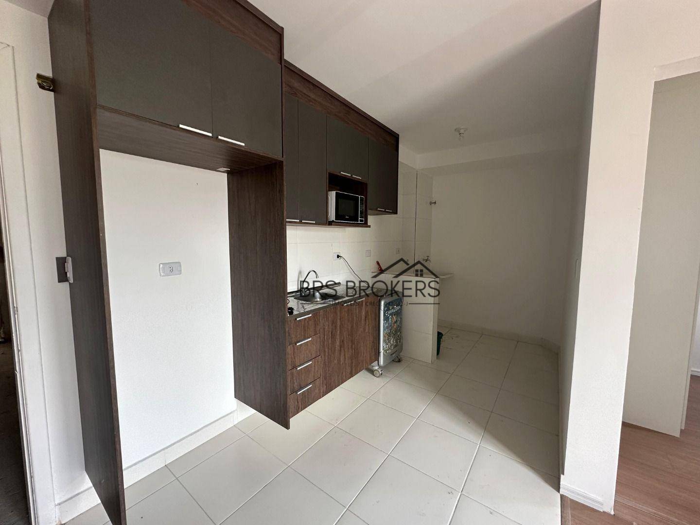 Apartamento à venda com 2 quartos, 42m² - Foto 2