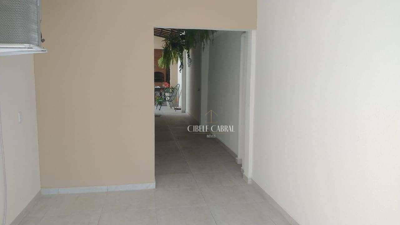 Casa à venda com 3 quartos, 300M2 - Foto 2