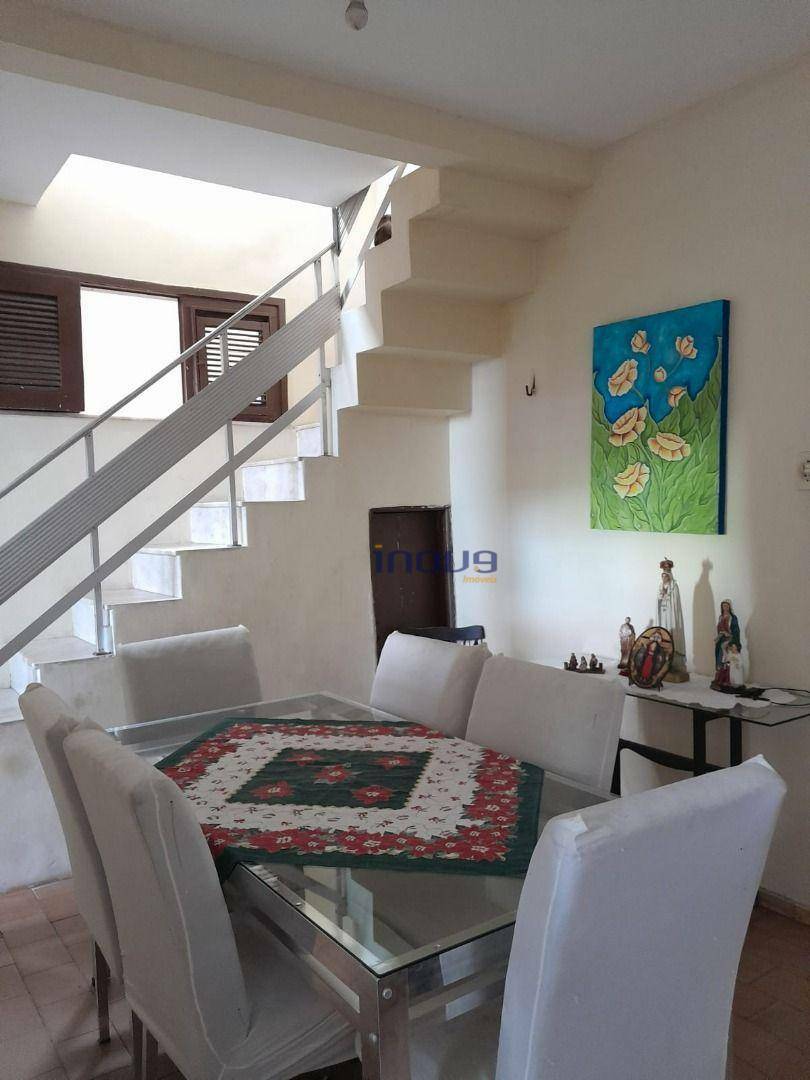 Casa à venda com 3 quartos, 200m² - Foto 7