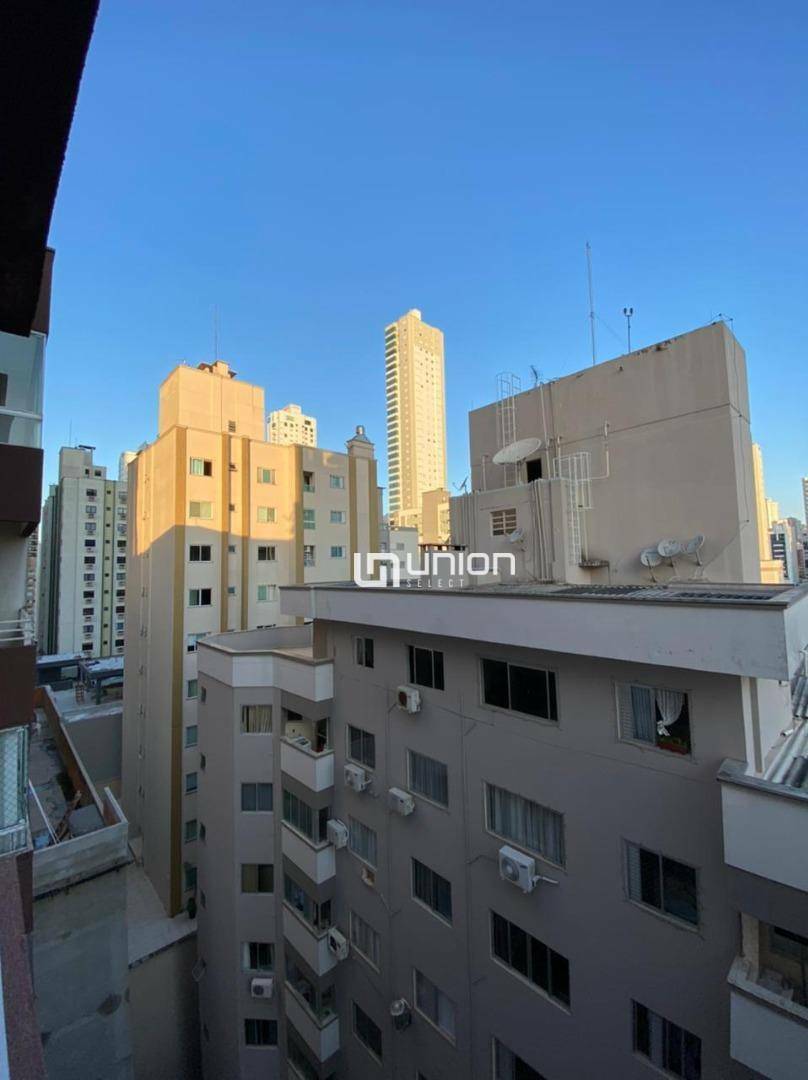 Apartamento à venda com 2 quartos, 78m² - Foto 12