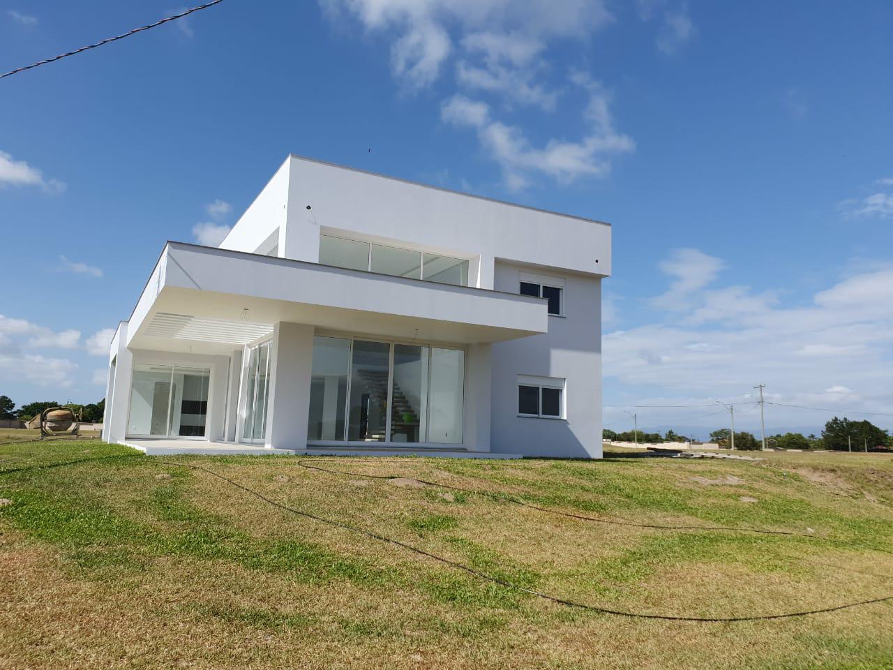 Casa à venda com 3 quartos, 300m² - Foto 2