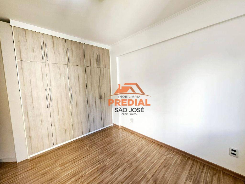 Apartamento à venda com 3 quartos, 150m² - Foto 9